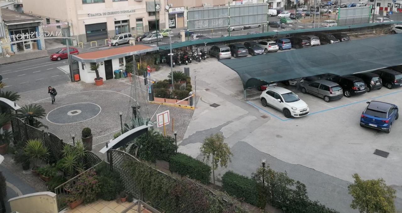 Hotel Tiempo Napoli Ngoại thất bức ảnh