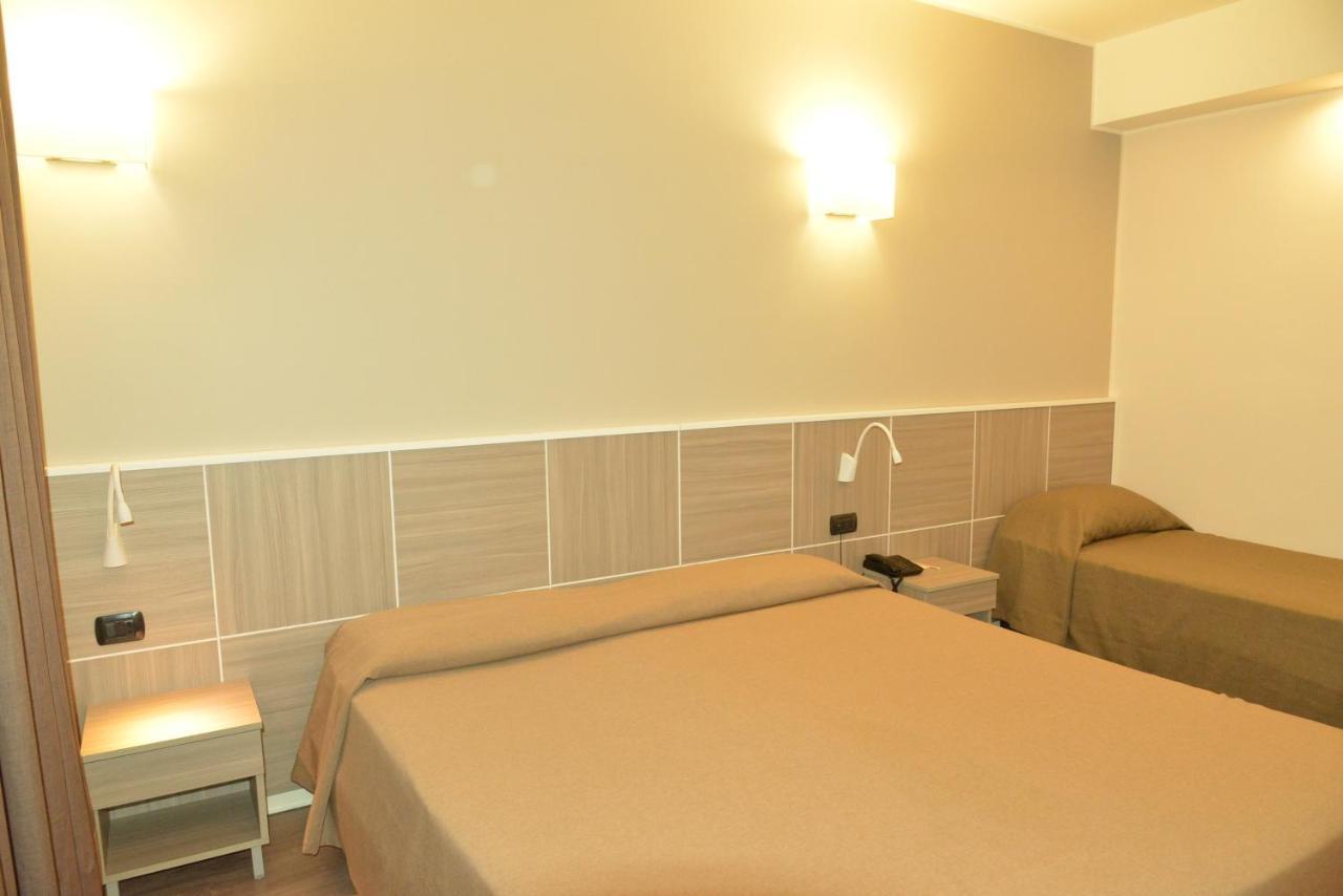 Hotel Tiempo Napoli Ngoại thất bức ảnh