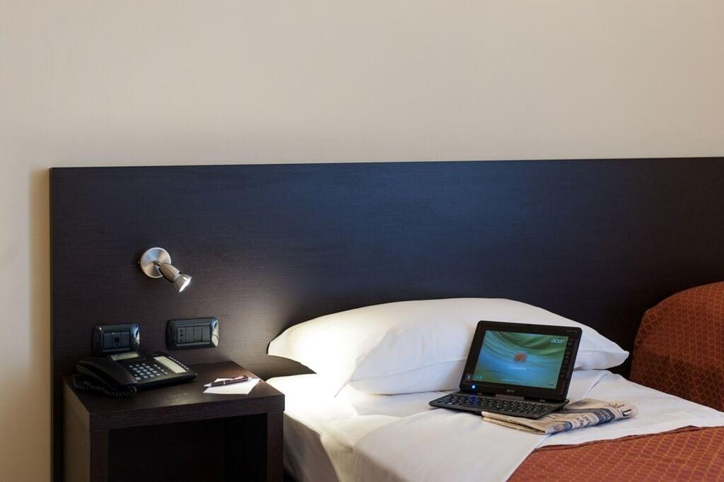 Hotel Tiempo Napoli Ngoại thất bức ảnh