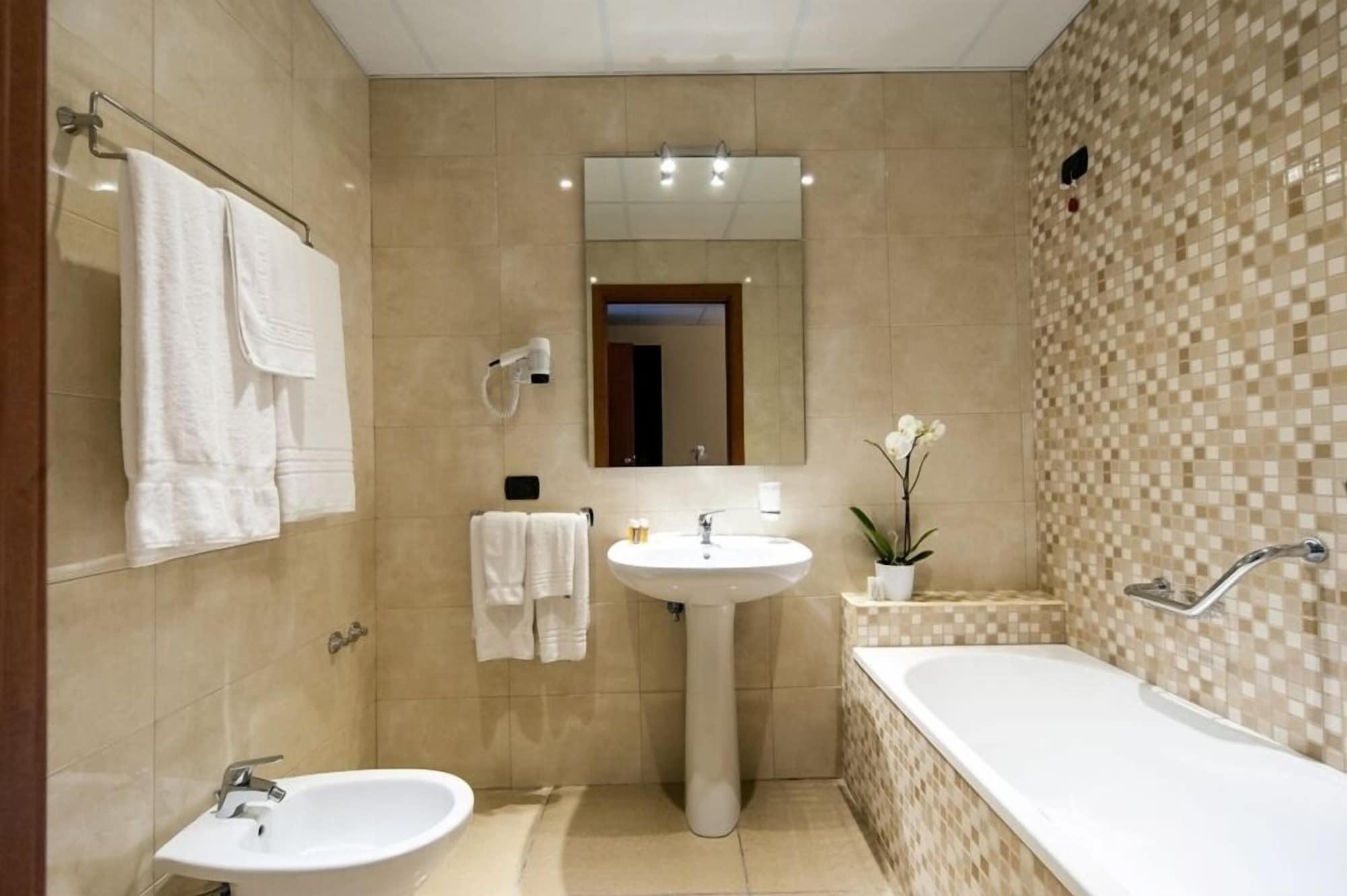 Hotel Tiempo Napoli Ngoại thất bức ảnh