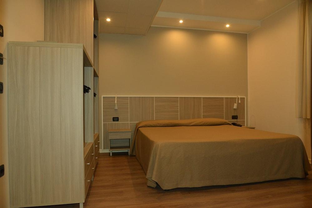 Hotel Tiempo Napoli Ngoại thất bức ảnh
