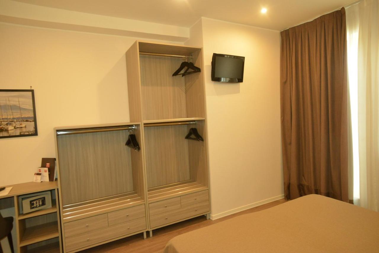 Hotel Tiempo Napoli Ngoại thất bức ảnh
