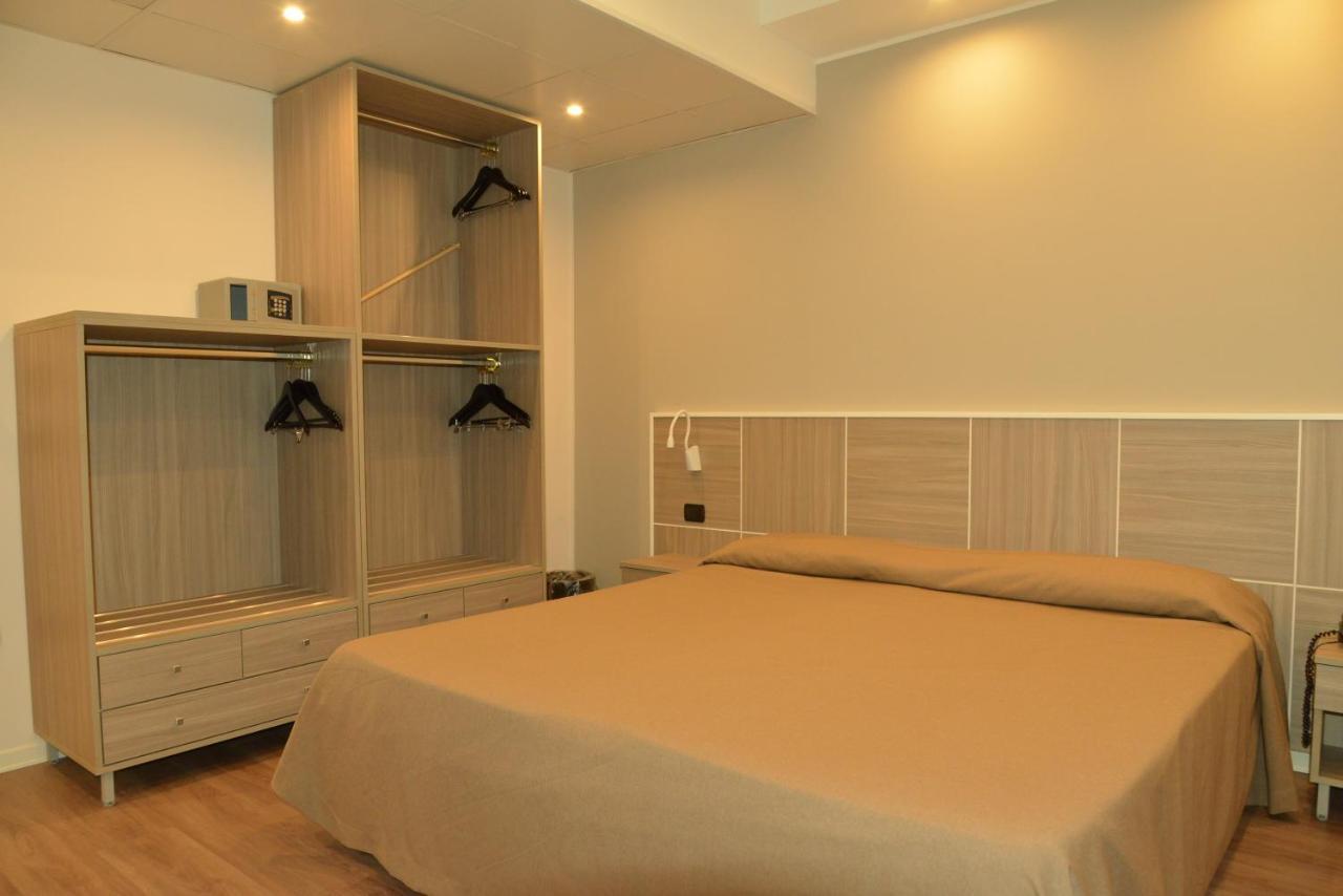 Hotel Tiempo Napoli Ngoại thất bức ảnh